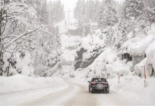 Mountainous roads blocked due to snow
