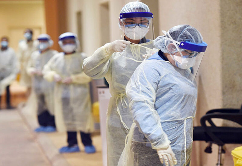 Saudi Arabia imposes stricter measures to curb pandemic