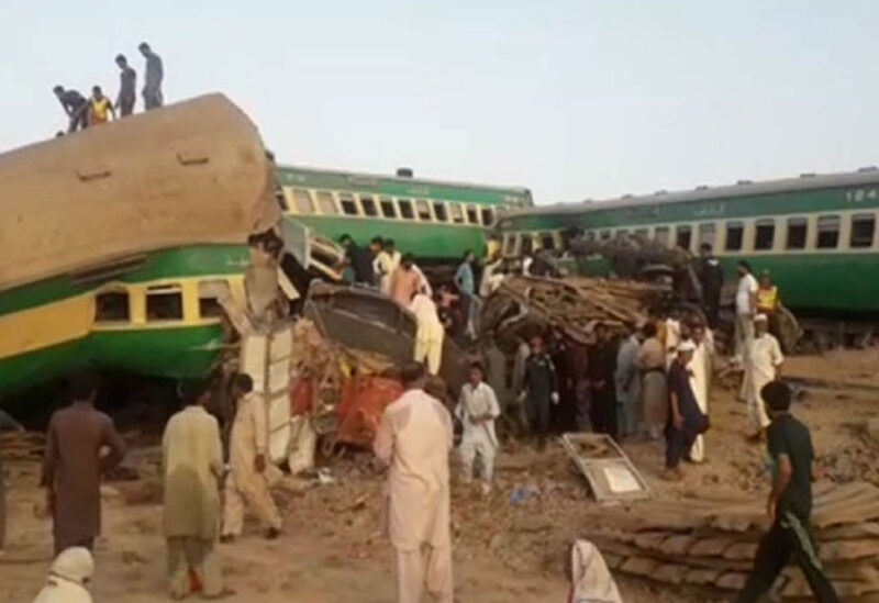 Trains collide in Pakistan