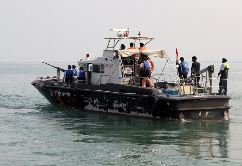 A tug boat (L) ferries members of a Houthi delegation to attend a meeting of a committee overseeing a UN-led peace deal that will be held on board a UN-chartered ship off Yemen's port city of Hodeidah September 8, 2019. (File photo: Reuters)