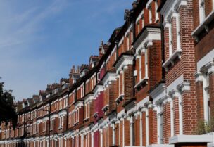 Terraced houses are seen in Primrose Hill, London, Britain September 24, 2017. REUTERS/Eddie Keogh/File Photo