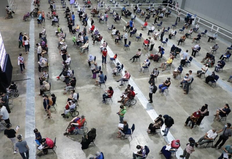 People wait to receive coronavirus disease (COVID-19) vaccines at a vaccination centre in Kuala Lumpur, Malaysia May 31, 2021. (File photo: Reuters)