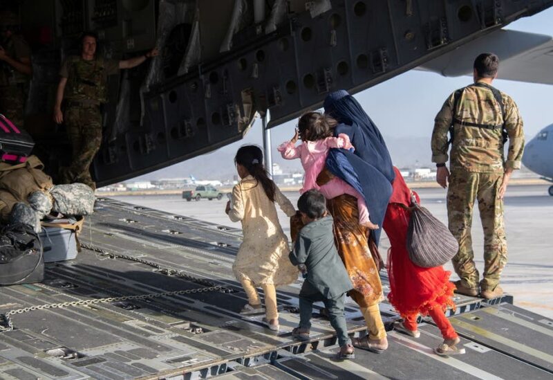 US Air Force loadmasters and pilots assigned to the 816th Expeditionary Airlift Squadron, load passengers aboard a US Air Force C-17 Globemaster III in support of the Afghanistan evacuation at Hamid Karzai International Airport in Kabul, Afghanistan, August 24, 2021. (File photo: Reuters)