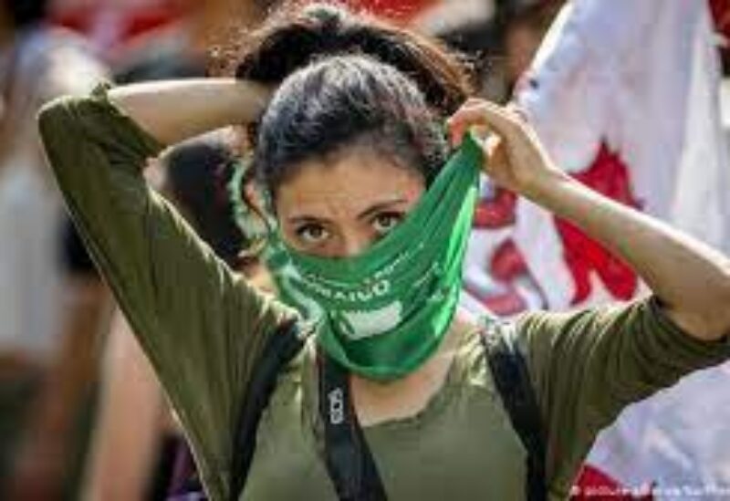 Mexican woman celebrating new abortion law