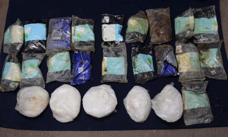 Oman arrests eight in two cases for trying to smuggle 145 kg of crystal ...