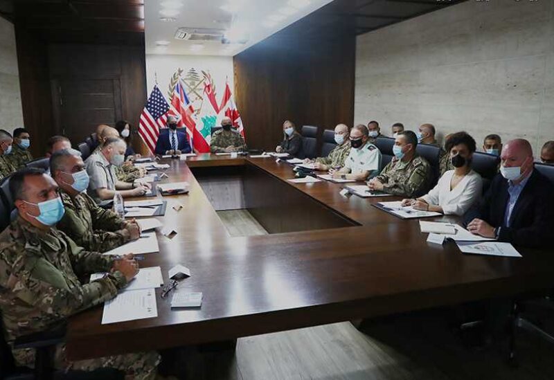 Higher Supervisory Committee of the Aid Program meeting with Commander Joseph Aoun