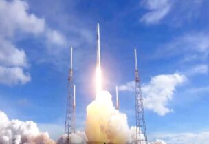 SpaceX Falcon 9 rocket with the unmanned Dragon cargo