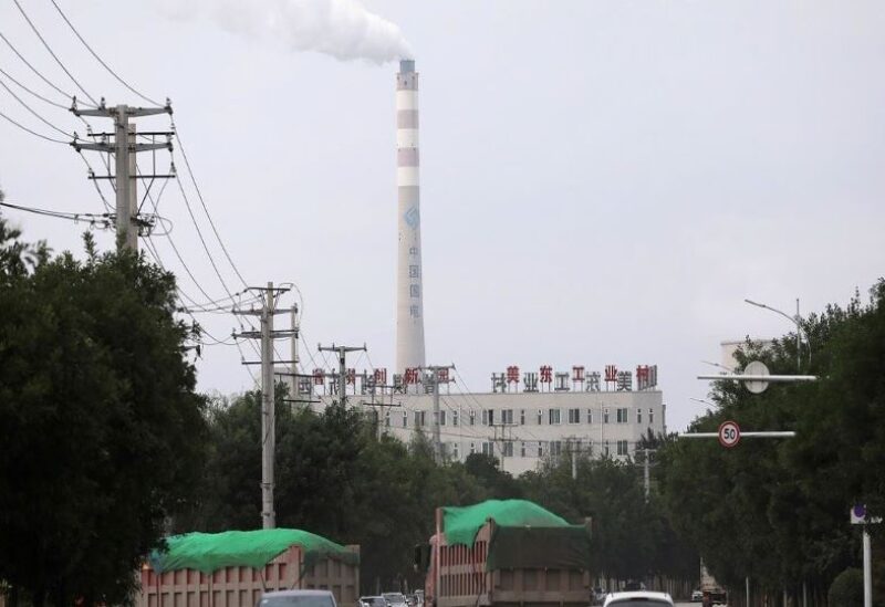 A chimney of a China Energy coal-fired power plant is pictured in Shenyang, Liaoning province, China. (File photo: Reuters)