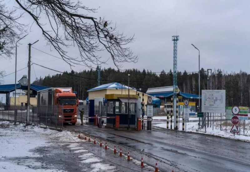 Ukraine temporarily closes checkpoint in Donbass