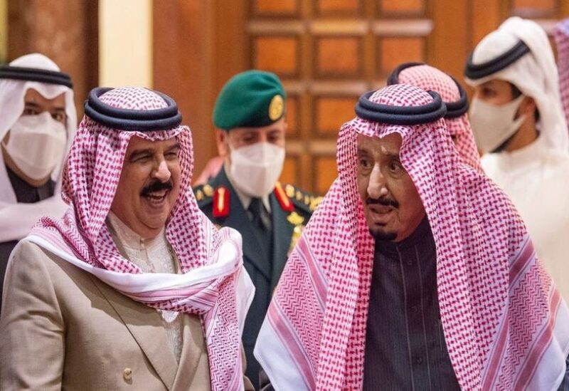 Bahrain’s King Hamad bin Isa al-Khalifa meets with Saudi Arabia’s King Salman
