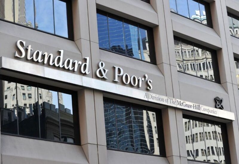 S&P downgrades Russia ratings