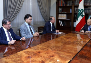 President Aoun discusses financial and administrative reforms with displaced minister