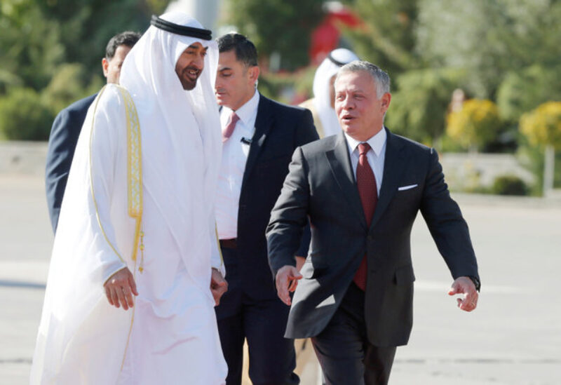 Abu Dhabi's Crown Prince Sheikh Mohammed bin Zayed al-Nahyan meets with Jordan's King Abdullah at Amman military airport, Jordan, November 20, 2018. (Reuters)