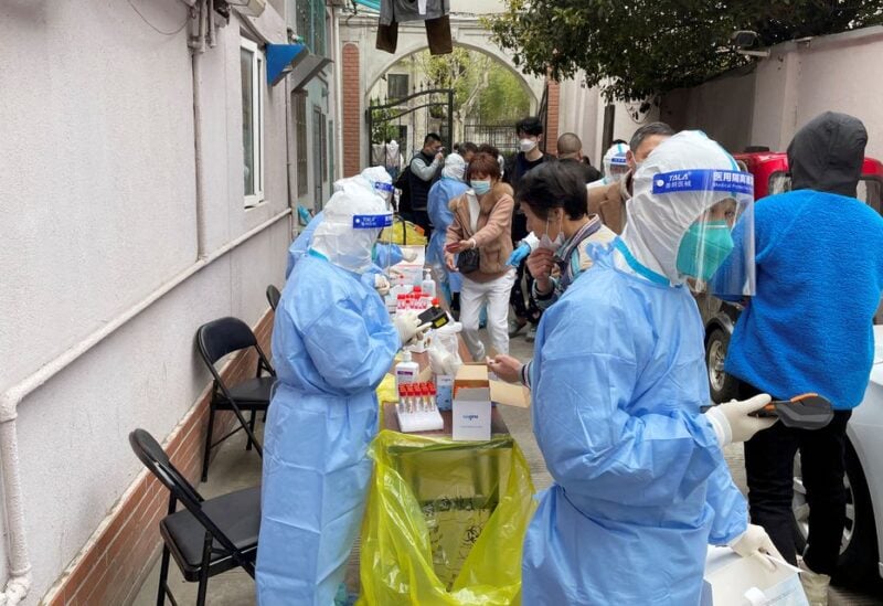 Shanghai separates COVID-positive children from parents in virus fight