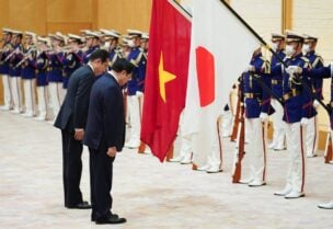Vietnam, Japan agree to boost trade, security ties - REUTERS
