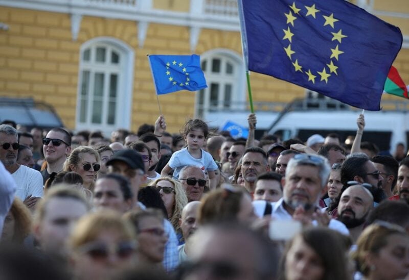 People attend a demonstration supporting the government in front of the parliament in Sofia, Bulgaria, June 22, 2022. REUTERS/Spasiyana Sergieva