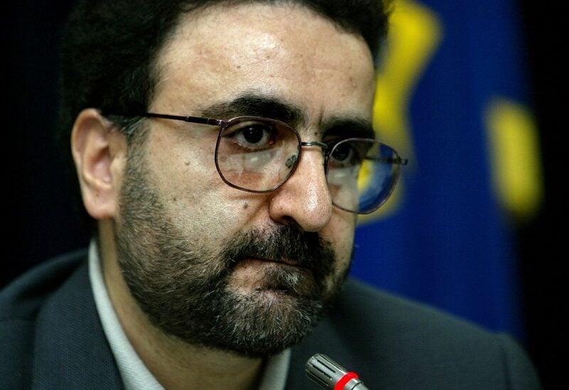 FILE PHOTO: Mostafa Tajzadeh of the leadership committee of the reformist Islamic Iran Participation Front speaks with journalists at a news conference in Tehran February 21, 2004./File Photo