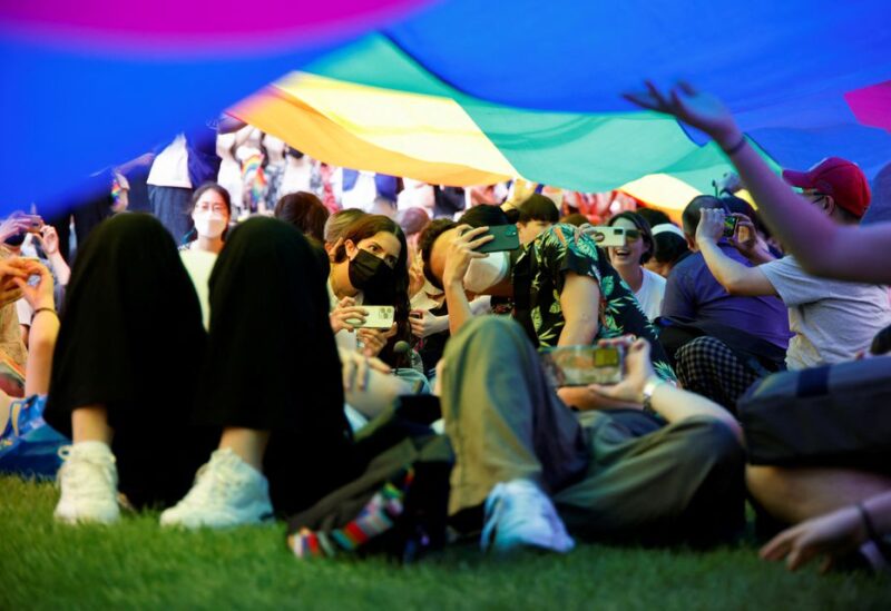 Thousands take part in Seoul LGBT festival, protesters rally