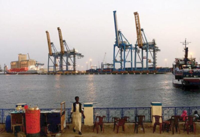 The Sudanese Importers Chamber has stopped importing and paying taxes to the state.