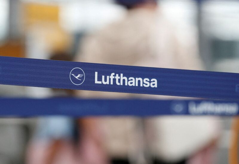 Logo of Lufthansa is seen as passengers wait at Munich Airport during a warning strike staged by Lufthansa ground staff over 9.5 % pay claim by Germany's public sector workers union Verdi in Munich, Germany July 27, 2022. REUTERS/Michaela Rehle/File Photo