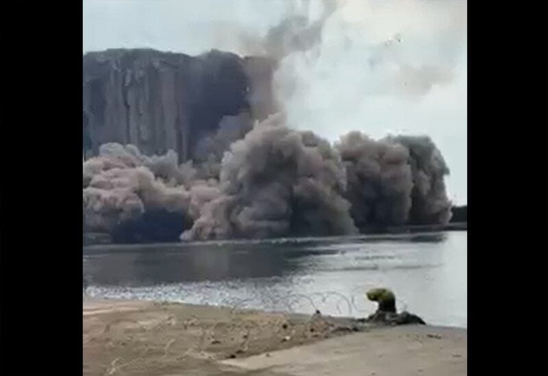 Moment of collapse of the northern part of the silos in Beirut port.