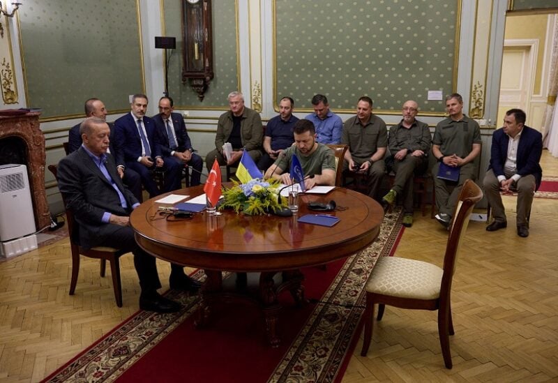 Ukraine's President Volodymyr Zelenskiy and Turkish President Tayyip Erdogan attend a meeting with U.N. Secretary-General Antonio Guterres, amid Russia's attack on Ukraine, in Lviv, Ukraine August 18, 2022. Ukrainian Presidential Press Service/Handout via REUTERS ATTENTION EDITORS - THIS IMAGE HAS BEEN SUPPLIED BY A THIRD PARTY.