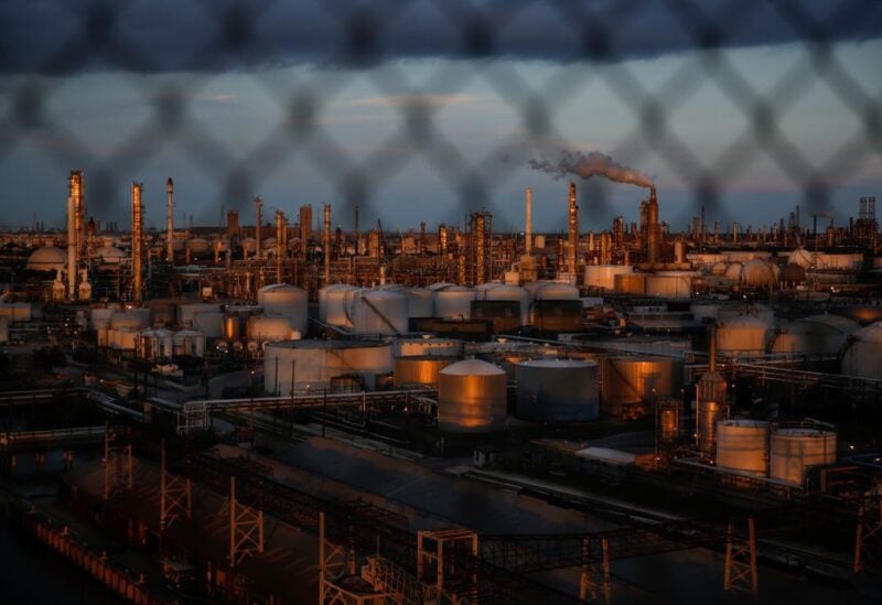 Chemical plants and refineries near the Houston Ship Channel are seen next to the Manchester neighborhood in the industrial east end of Houston, Texas, U.S., August 9, 2018. REUTERS/Loren Elliott/File Photo