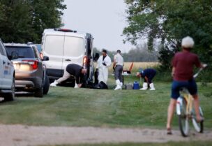 A police forensics team investigates a crime scene after multiple people were killed and injured in a stabbing spree in Weldon, Saskatchewan, Canada. September 4, 2022. REUTERS/David Stobbe/File Photo