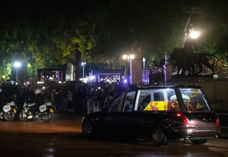 The hearse carrying the?coffin?of Britain's Queen Elizabeth arrives?at Buckingham Palace, following her death, in London, Britain September 13, 2022. REUTERS/Maja Smiejkowska