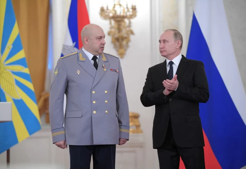 Russian President Vladimir Putin and Colonel General Sergei Surovikin, commander of Russian forces in Syria, attend a state awards ceremony for military personnel who served in Syria, at the Kremlin in Moscow, Russia December 28, 2017. Sputnik/Alexei Druzhinin/Kremlin via REUTERS