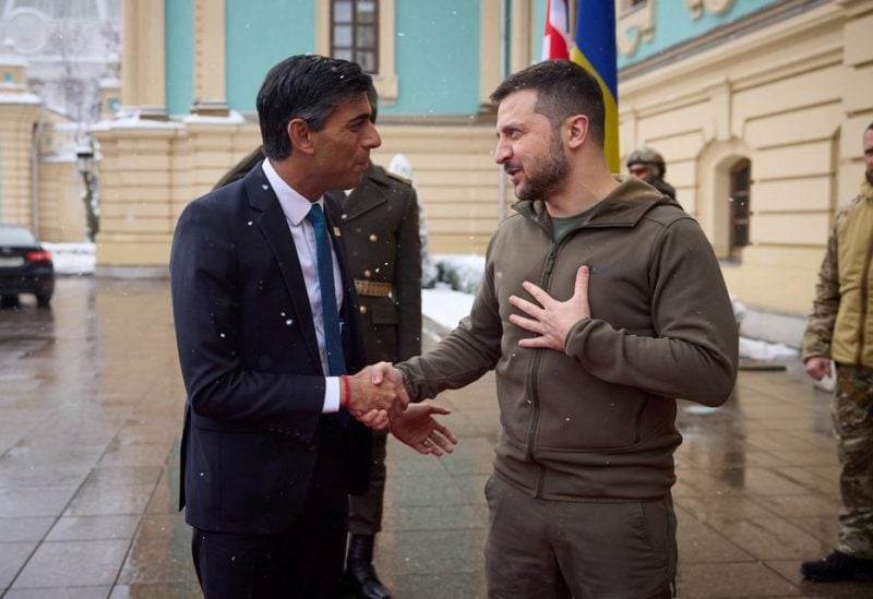 Ukraine's President Volodymyr Zelenskiy shakes hands with British Prime Minister Rishi Sunak during his welcome, as Russia's attack on Ukraine continues, in Kyiv, Ukraine November 19, 2022. Ukrainian Presidential Press Service/Handout via REUTERS