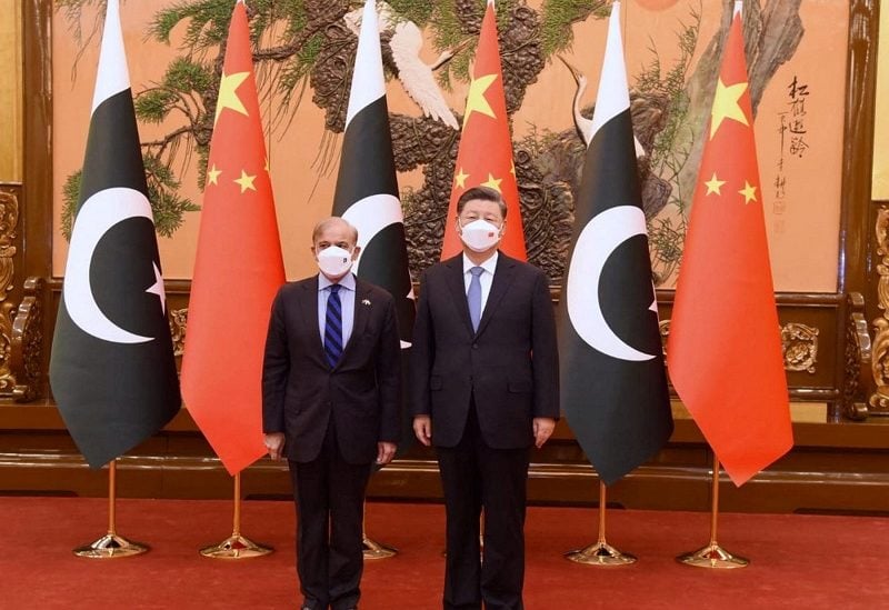 Pakistan's Prime Minister Shehbaz Sharif meets Chinese President Xi Jinping during his two days visit in Beijing, China, November 2, 2022. Press Information Department (PID)/Handout via REUTERS ATTENTION EDITORS - THIS PICTURE WAS PROVIDED BY A THIRD PARTY.