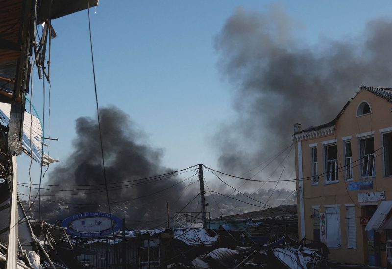 Plumes of smoke rise from a Russian strike during a 36-hour ceasefire over Orthodox Christmas declared by Russian President Vladimir Putin, as Russia's attack on Ukraine continues, from the frontline Donbas city of Bakhmut, Ukraine, January 7, 2023. REUTERS/Clodagh Kilcoyne/File Photo