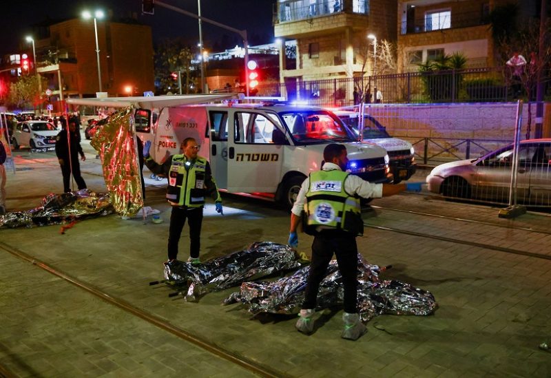 Israeli forces work at the scene of a shooting attack in Neve Yaacov which lies on occupied land that Israel annexed to Jerusalem after the 1967 Middle East war January 27, 2023. REUTERS/Ronen Zvulun TPX IMAGES OF THE DAY