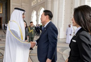 Sheikh Mohamed bin Zayed Al Nahyan, President of the United Arab Emirates, receives Yoon Suk Yeol, President of South Korea and Kim Keon-hee, First Lady of South Korea, upon their arrival for a state visit reception, at Qasr Al Watan, Abu Dhabi, United Arab Emirates, January 15, 2023. Mohamed Al Hammadi/UAE Presidential Court/Handout via REUTERS THIS IMAGE HAS BEEN SUPPLIED BY A THIRD PARTY