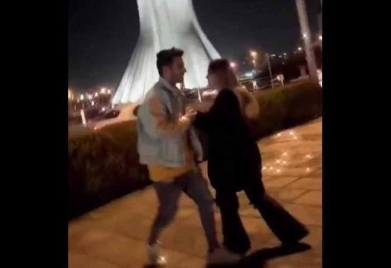 Astiazh Haqiqi and her fiance Amir Mohammad Ahmadi dance on a Tehran street: Photo: Twitter