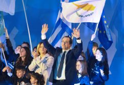 Cyprus presidential candidate Nikos Christodoulides waves to supporters during a pre-election rally in Nicosia, Cyprus January 29, 2023. REUTERS