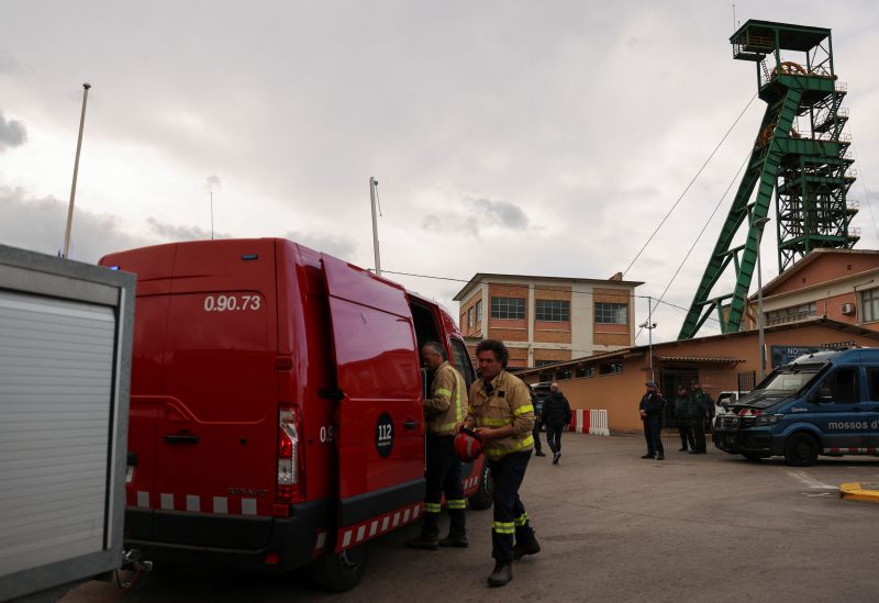 Firefighters arrive at a Spanish potash mine to rescue three workers, who got trapped following an underground mine collapse, in Suria, Spain, March 9, 2023. REUTERS/Nacho Doce