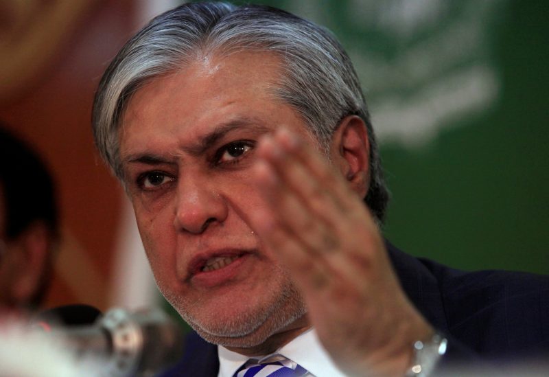 Pakistan's Finance Minister Ishaq Dar gestures during a news conference to announce the economic survey of fiscal year 2016-2017, in Islamabad, Pakistan, May 25, 2017. REUTERS/Faisal Mahmood