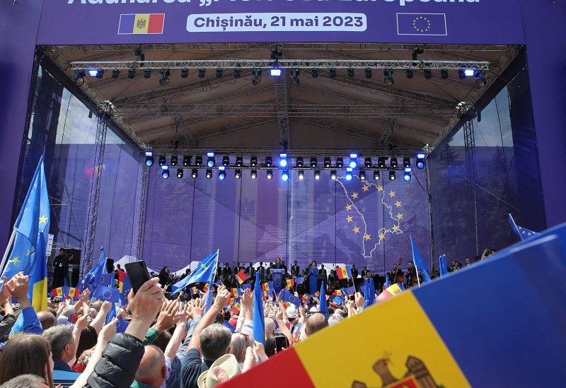 European Parliament President Roberta Metsola and Moldovan President Maia Sandu attend a rally to support the European path of the country, in Chisinau, Moldova May 21, 2023. REUTERS/Vladislav Culiomza