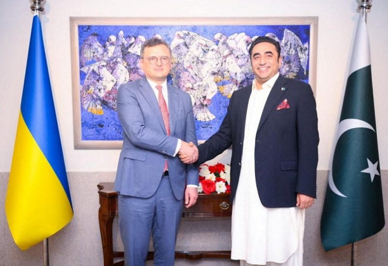 Pakistan's Foreign Minister Bilawal Bhutto Zardari meets Ukrainian Minister of Foreign Affairs Dmytro Kuleba at the Ministry of Foreign Affairs (MoFA) in Islamabad. Pakistan July 20, 2023. Ministry of Foreign Affairs Handout via REUTERS/ATTENTION EDITORS - THIS PICTURE WAS PROVIDED BY A THIRD PARTY NO RESALES. NO ARCHIVES. BEST QUALITY AVAILABLE