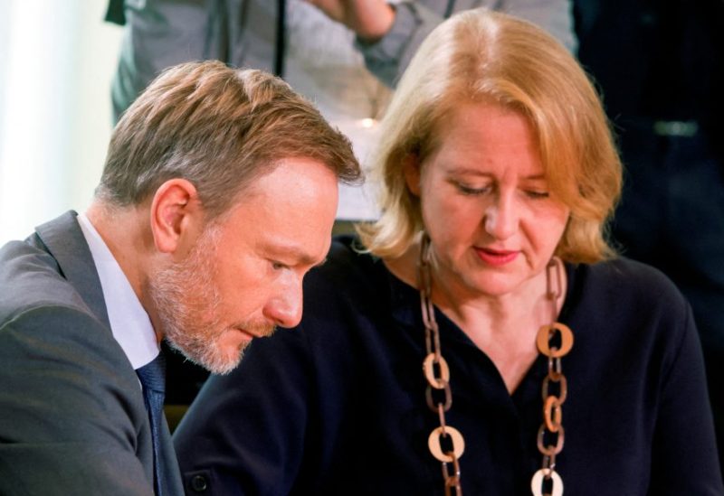 German Finance Minister Christian Lindner and Family Minister Lisa Paus attend the weekly cabinet meeting in Berlin, Germany, November 9, 2022. REUTERS/Michele Tantussi/File Photo