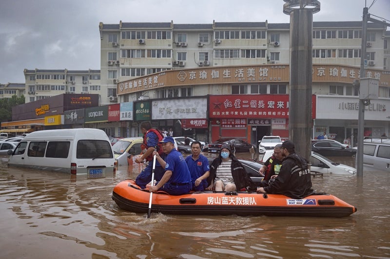 Doksuri Storm In China At Least 11 Dead Dozens Missing As Beijing Gets Battered By Rainstorms 