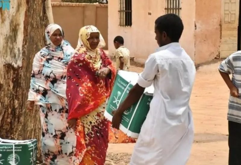 ing Salman Humanitarian Aid and Relief Center (KSrelief) distributed 49 tons and 840 kilograms of food baskets in Atbara district in River Nile State, Republic of Sudan on Thursday, benefiting 9,410 people. (SPA)