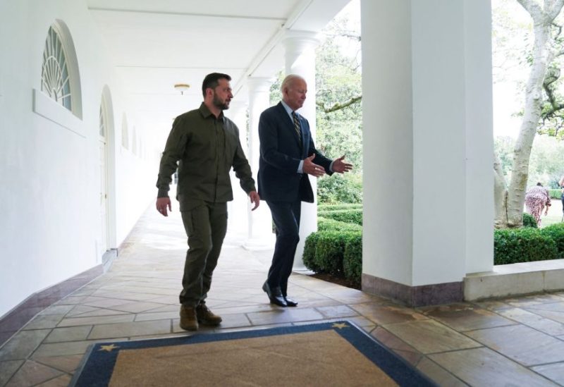 Ukrainian President Volodymyr Zelenskiy walks down the White House colonnade to the Oval Office with U.S. President Joe Biden during a visit to the White House in Washington, September 21, 2023. REUTERS/