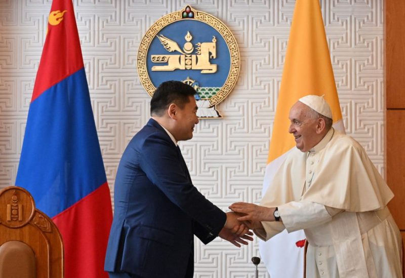 Pope Francis and Mongolia's Prime Minister Oyun-Erdene Luvsannamsrai hold a meeting in Ulaanbaatar on September 2, 2023. ALBERTO PIZZOLI/Pool via REUTERS