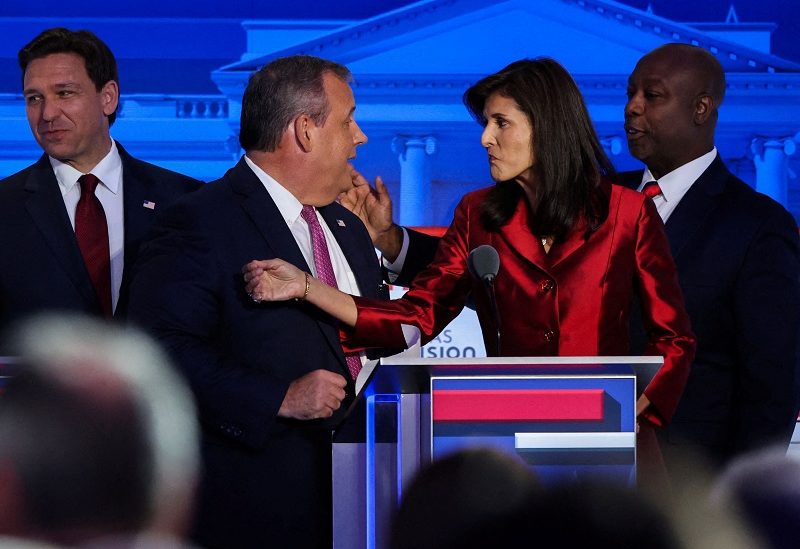 Florida Governor Ron DeSantis, former New Jersey Governor Chris Christie, former South Carolina Governor Nikki Haley and U.S. Senator Tim Scott (R-SC) congratulate each other at the end of the second Republican candidates' debate of the 2024 U.S. presidential campaign at the Ronald Reagan Presidential Library in Simi Valley, California, U.S. September 27, 2023. REUTERS/Mike Blake