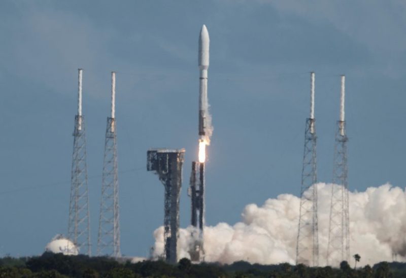 A United Launch Alliance Atlas V rocket lifts off carrying Amazon's two prototype relay stations for a space-based internet service it calls Project Kuiper, from the Cape Canaveral Space Force Station in Cape Canaveral, Florida, U.S., October 6, 2023. The launch is the first to test Amazon's internet satellites in space before deploying some 3,200 more. REUTERS/Joe Skipper