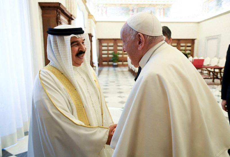 Pope Francis meets King Hamad bin Isa Al Khalifa of Bahrain in the Vatican, October 16, 2023. Vatican Media/­Handout via REUTERS ATTENTION EDITORS - THIS IMAGE WAS PROVIDED BY A THIRD PARTY.