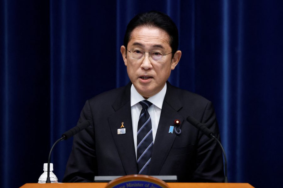 Japan PM Kishida Arrives In Philippines On Official Visit | Sawt Beirut ...